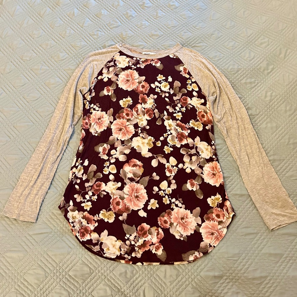 ALICE & ME Women’s Long Sleeve Floral Tee, Size Large